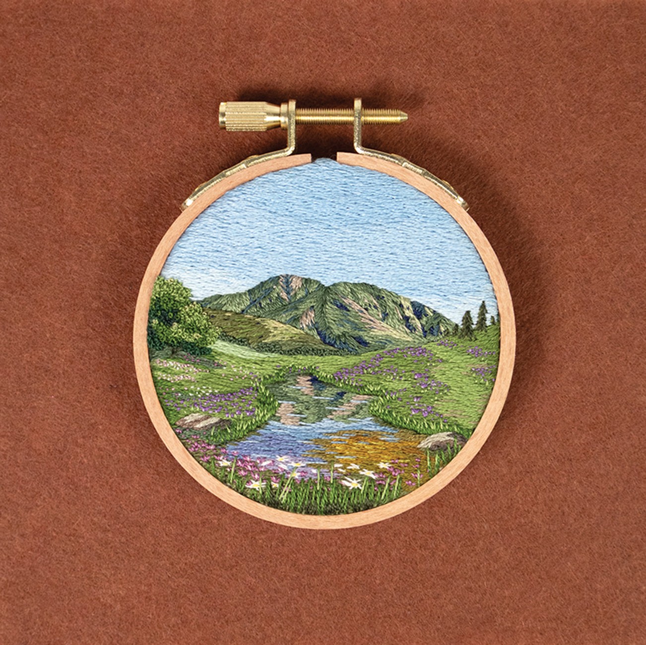 Transfer Embroidery designs on Fabric (10 Best ways) - Texture Copying Methods Embroidery
