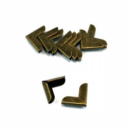 Corners for Bags and Wallets 3/4in in Antique Brass
